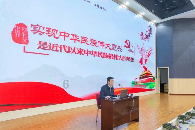 冬天大衣腰带怎么系？游戏画面